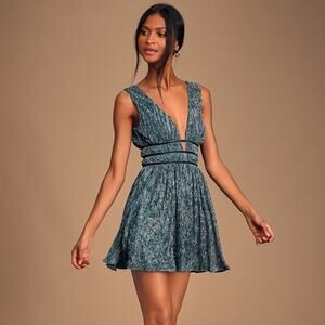 Lulu's NWT Smokeshow Teal Metallic Mini Dress Size M